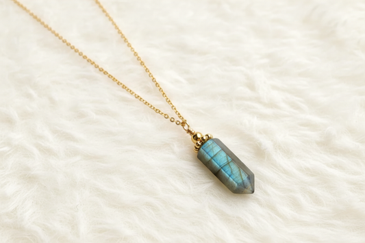 Labradorite naturelle aux reflets bleus et dorés 