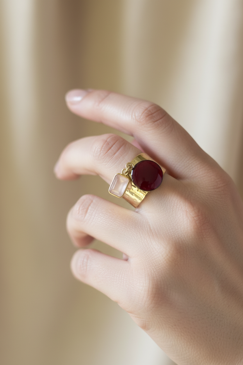 Bague Rosea en Quartz Rose et Émail Rouge · Dorée à l’Or Fin